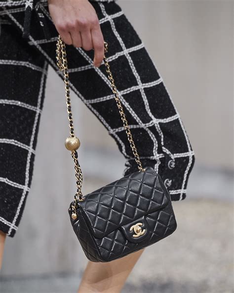 bolsas de mano chanel|cheapest chanel bag 2020.